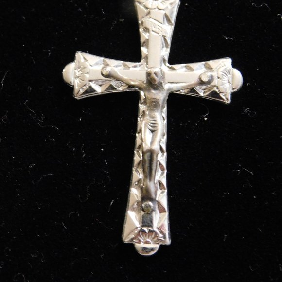 Vintage ROMA Rosary Beads - Picture 3 of 6